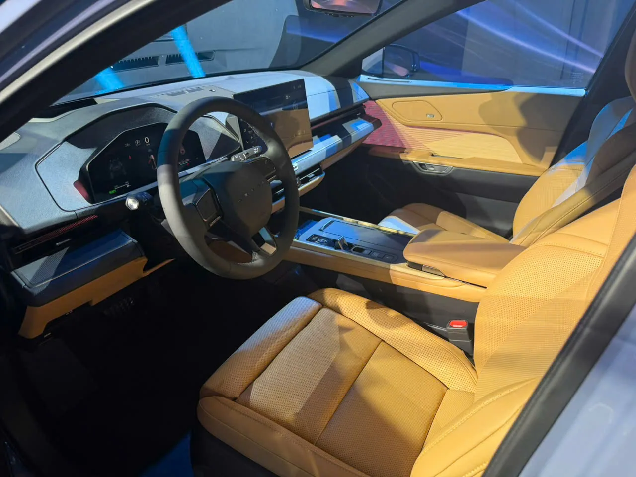 Lexus ES 500e tại Việt Nam: sedan điện DIRECT4 giá 2,94 tỷ đồng — Giá bán và bảo hành